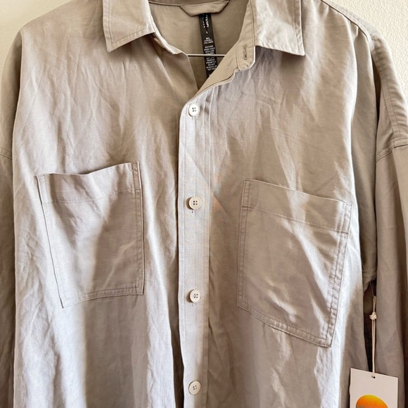NWT Vuori Trestles Twill Button-Up Shirt Top size Large - Picture 9 of 16